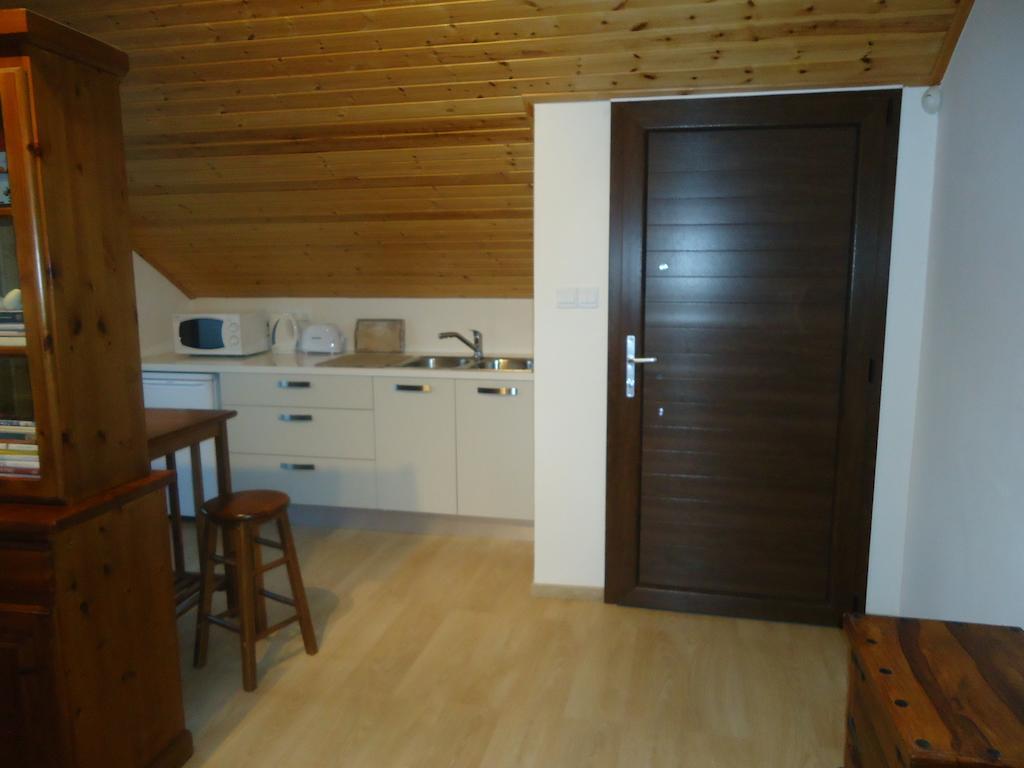 Petralona Apartment Agios Athanasios Экстерьер фото