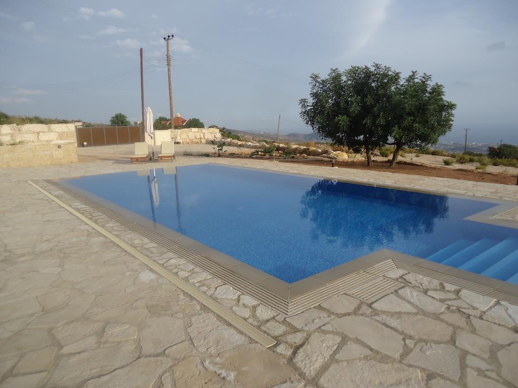 Petralona Apartment Agios Athanasios Номер фото
