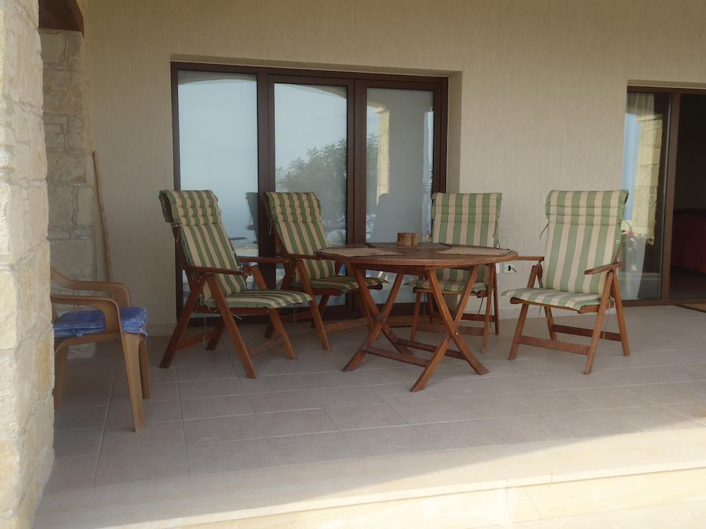 Petralona Apartment Agios Athanasios Экстерьер фото
